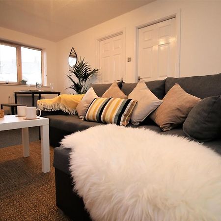 Thesiger Court Apartments - Free Private Parking - By Property Promise Cardiff Exterior foto