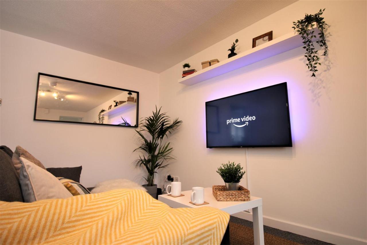 Thesiger Court Apartments - Free Private Parking - By Property Promise Cardiff Exterior foto